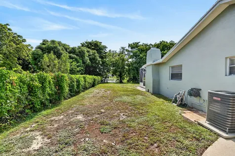 1317 Willow Road West Palm Beach FL 33406
