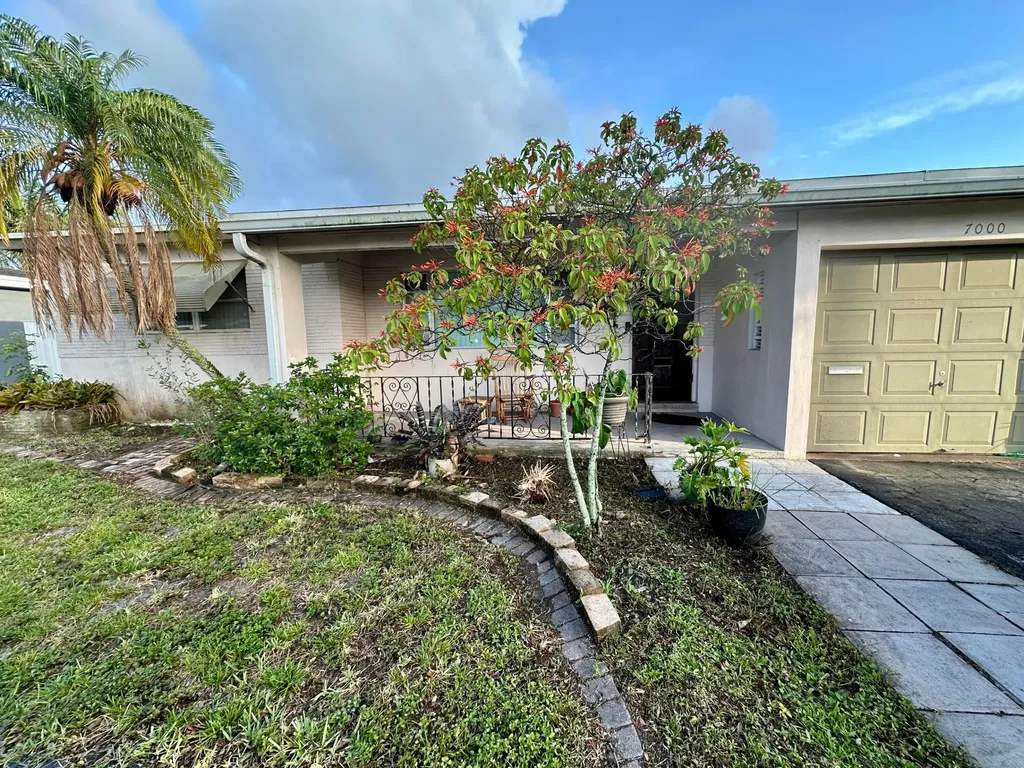 7000 SW 11th Street Pembroke Pines FL 33023