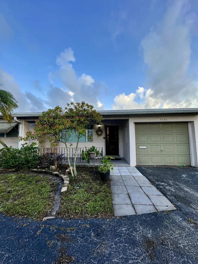 7000 SW 11th Street Pembroke Pines FL 33023