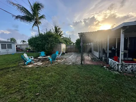 7000 SW 11th Street Pembroke Pines FL 33023