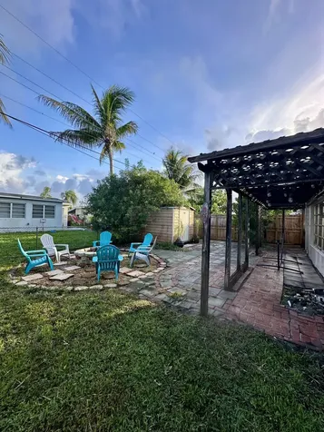 7000 SW 11th Street Pembroke Pines FL 33023