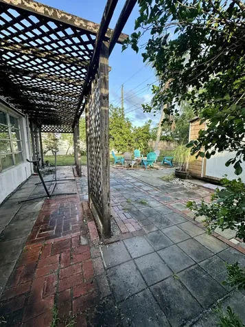 7000 SW 11th Street Pembroke Pines FL 33023