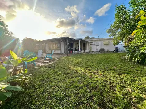 7000 SW 11th Street Pembroke Pines FL 33023
