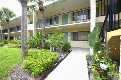 1617 Meadows Circle W Boynton Beach FL 33436