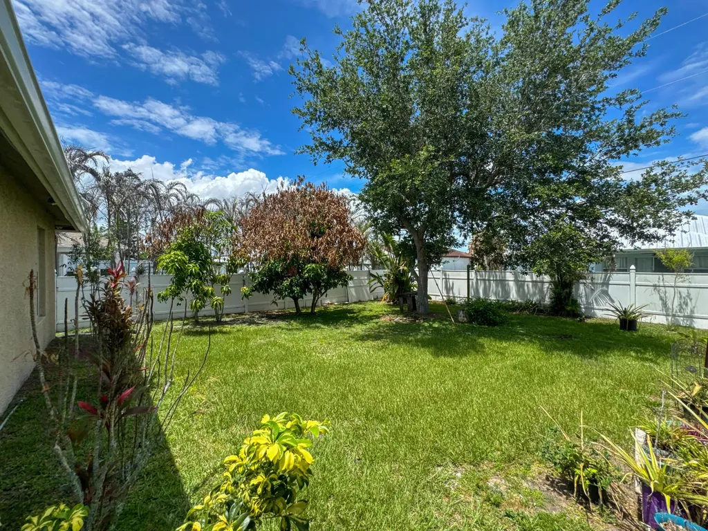 1773 SW Finch Lane Port St Lucie FL 34953