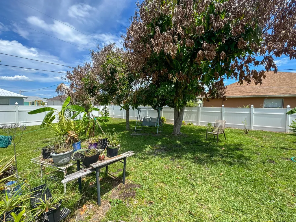 1773 SW Finch Lane Port St Lucie FL 34953