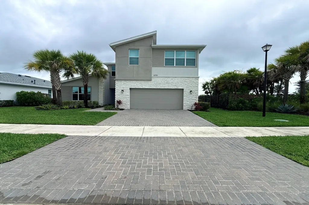 10710 SW Hensley Street Port St Lucie FL 34987