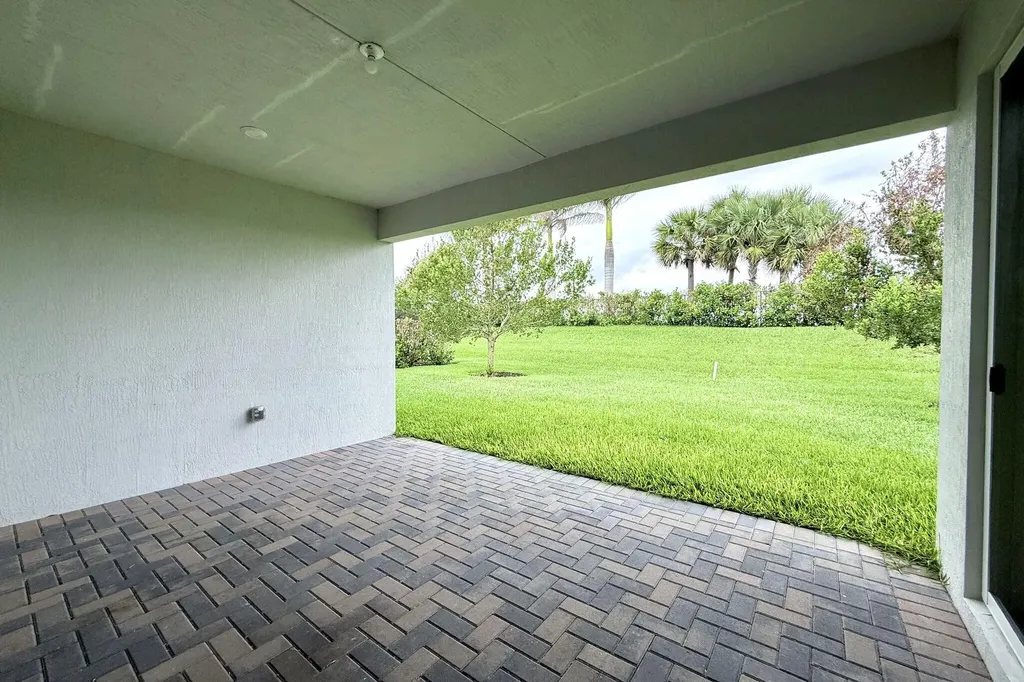10710 SW Hensley Street Port St Lucie FL 34987