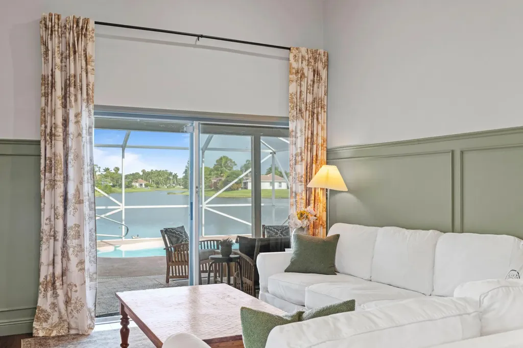182 Saratoga Boulevard E Royal Palm Beach FL 33411