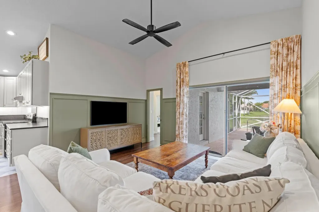 182 Saratoga Boulevard E Royal Palm Beach FL 33411