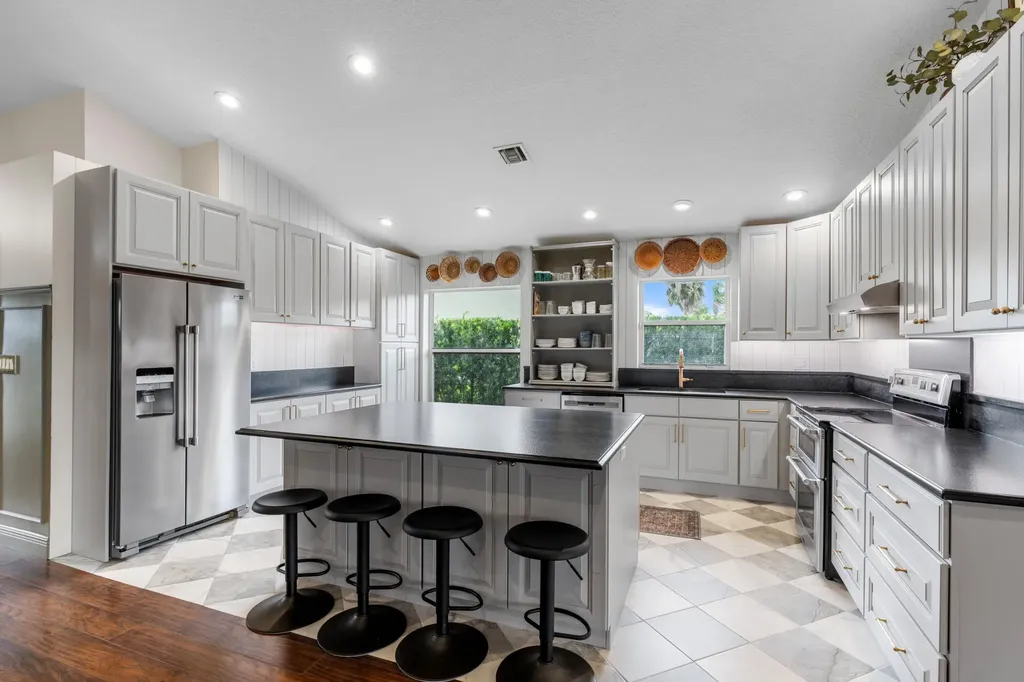 182 Saratoga Boulevard E Royal Palm Beach FL 33411