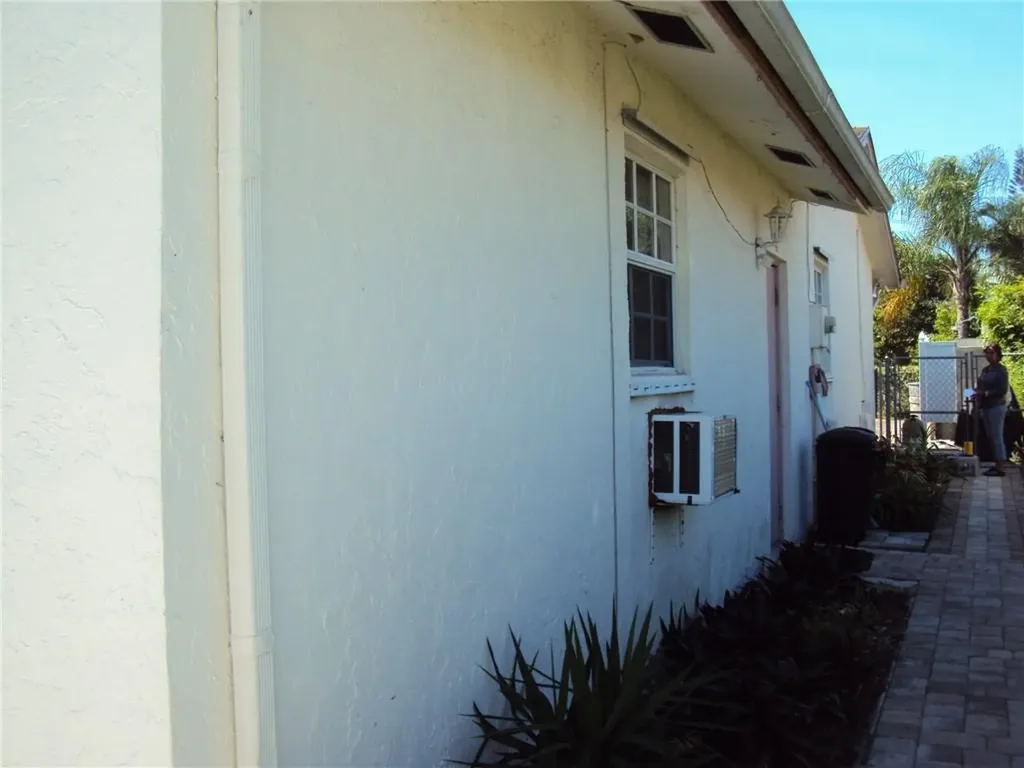 10132 Windtree Lane Boca Raton FL 33428