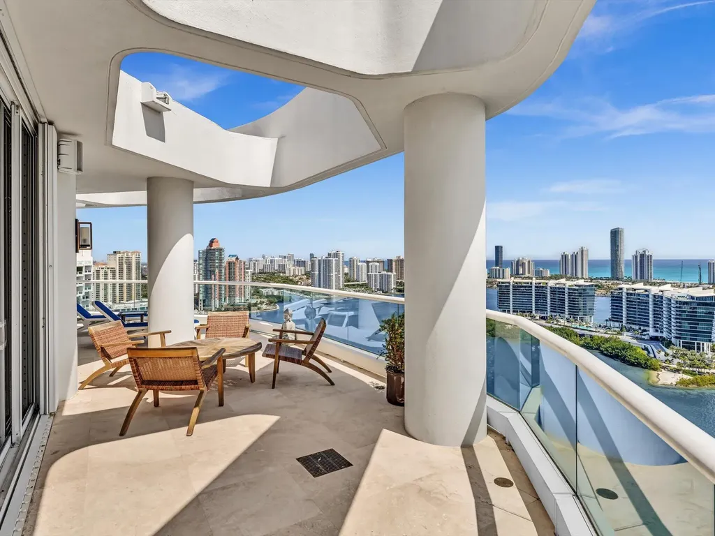7000 Island Boulevard Aventura FL 33160