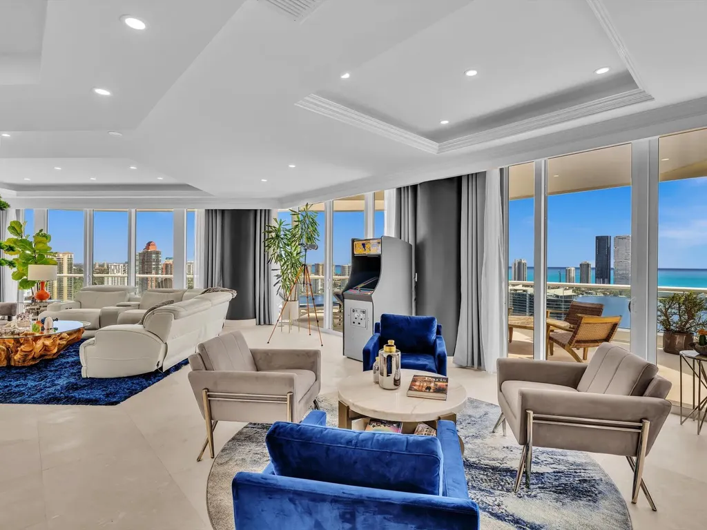 7000 Island Boulevard Aventura FL 33160