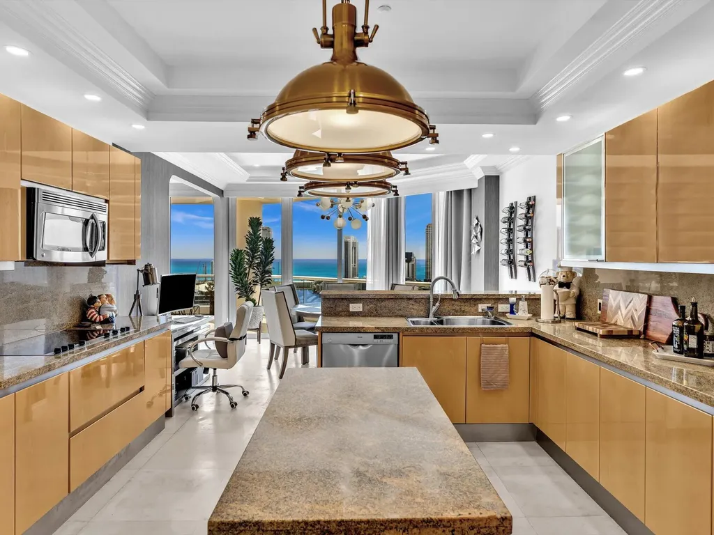7000 Island Boulevard Aventura FL 33160