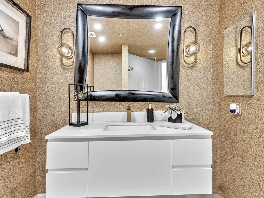 7000 Island Boulevard Aventura FL 33160