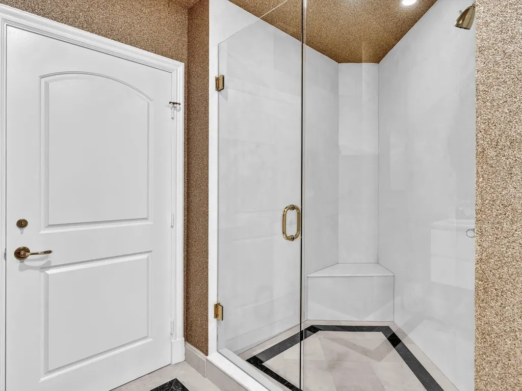 7000 Island Boulevard Aventura FL 33160