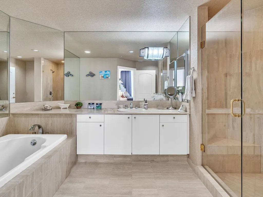 7000 Island Boulevard Aventura FL 33160