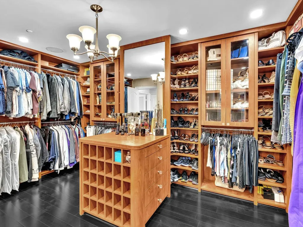 7000 Island Boulevard Aventura FL 33160