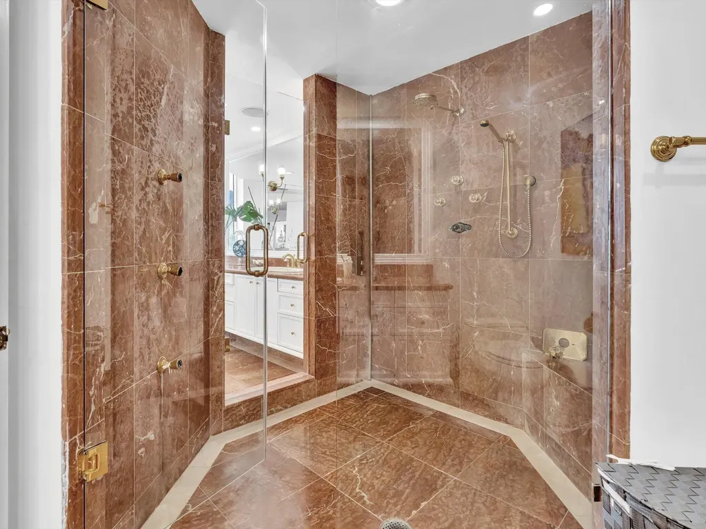 7000 Island Boulevard Aventura FL 33160