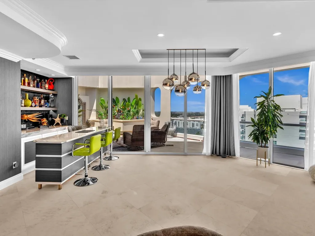 7000 Island Boulevard Aventura FL 33160