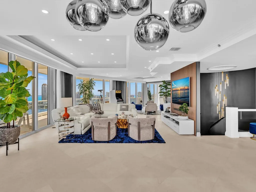 7000 Island Boulevard Aventura FL 33160