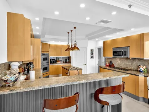 7000 Island Boulevard Aventura FL 33160