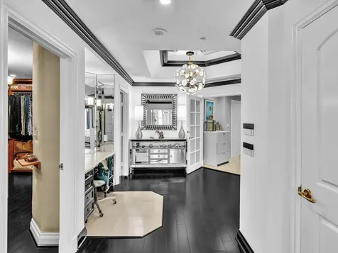 7000 Island Boulevard Aventura FL 33160