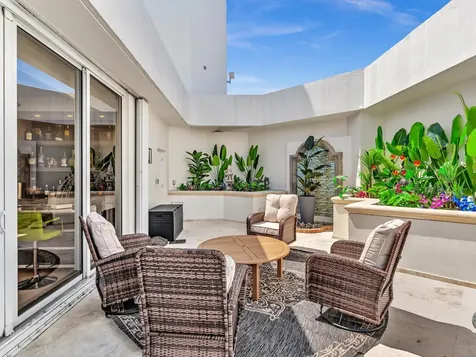 7000 Island Boulevard Aventura FL 33160