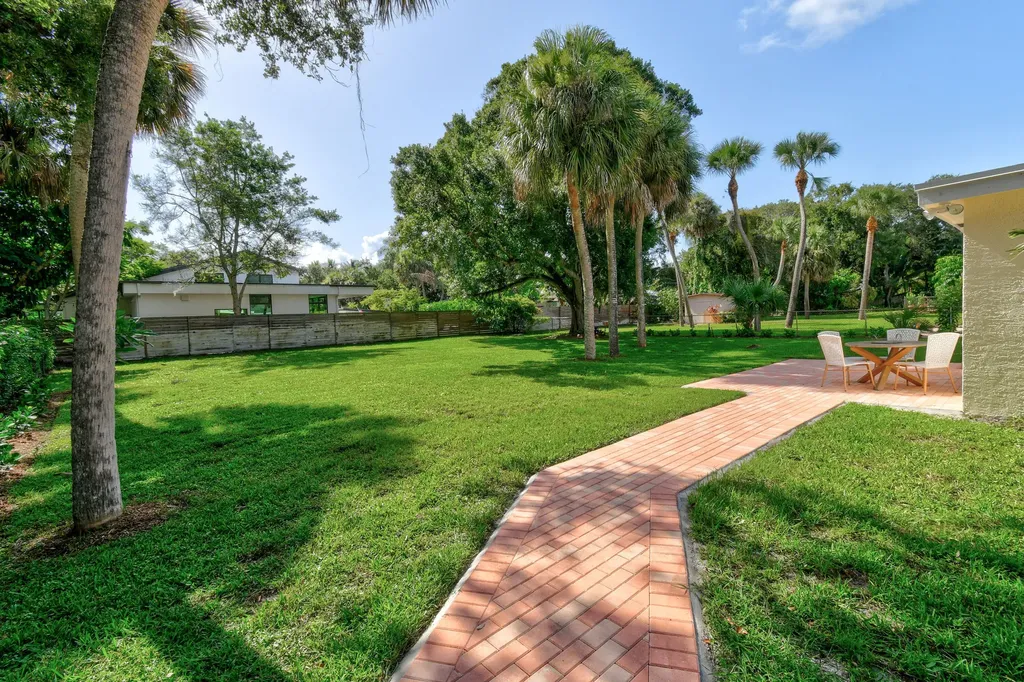 13074 23rd Avenue N Palm Beach Gardens FL 33410