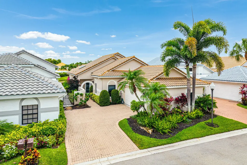 17460 Via Boca Raton FL 33496