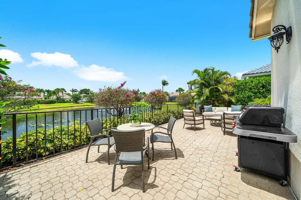 17460 Via Boca Raton FL 33496