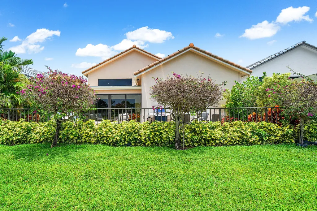 17460 Via Boca Raton FL 33496