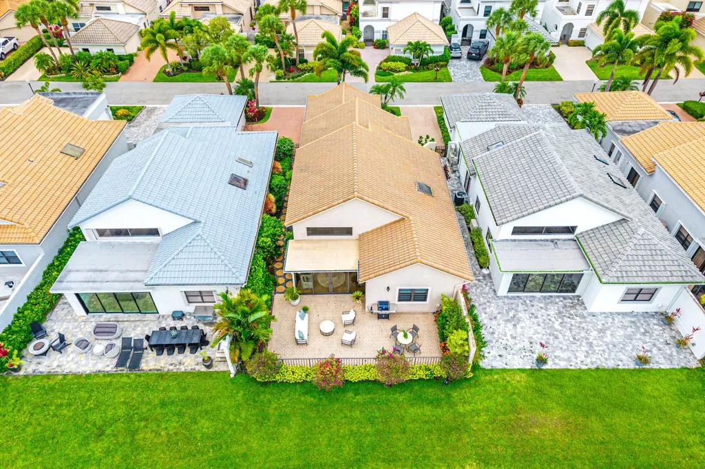 17460 Via Boca Raton FL 33496