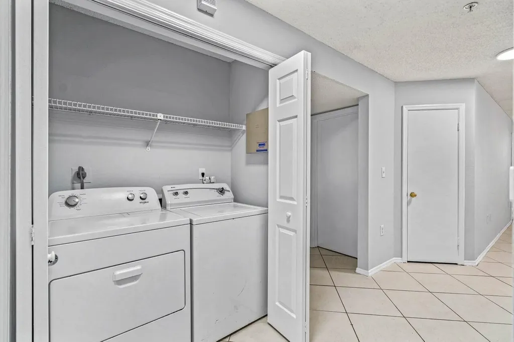 2305 N Congress Avenue Boynton Beach FL 33426