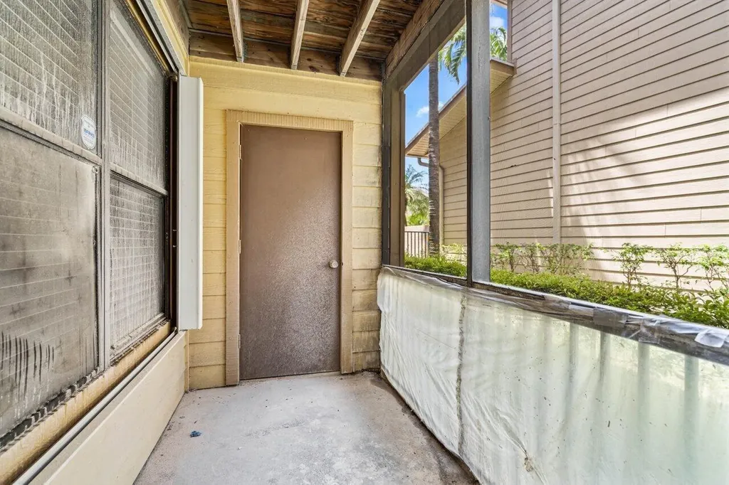 2305 N Congress Avenue Boynton Beach FL 33426