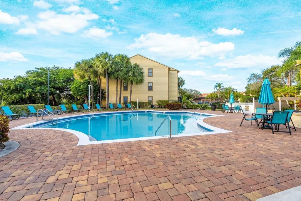 2305 N Congress Avenue Boynton Beach FL 33426