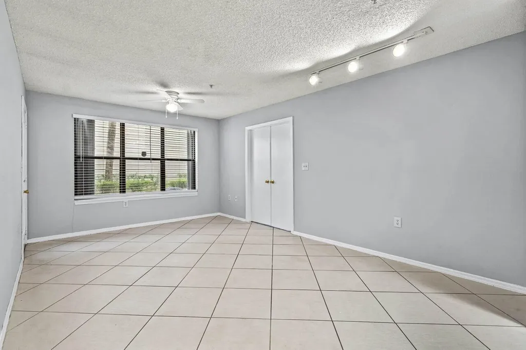 2305 N Congress Avenue Boynton Beach FL 33426