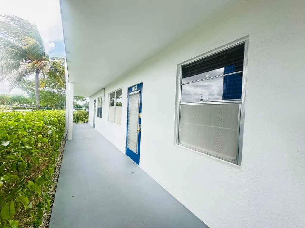 291 Prescott O Deerfield Beach FL 33442