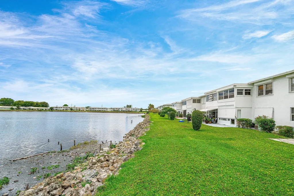 1116 Lake Terrace Boynton Beach FL 33426