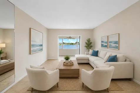 1116 Lake Terrace Boynton Beach FL 33426
