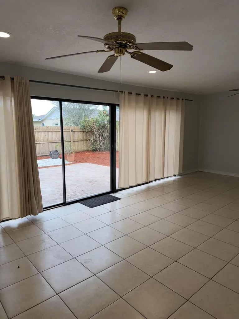 9392 Affirmed Lane Boca Raton FL 33496