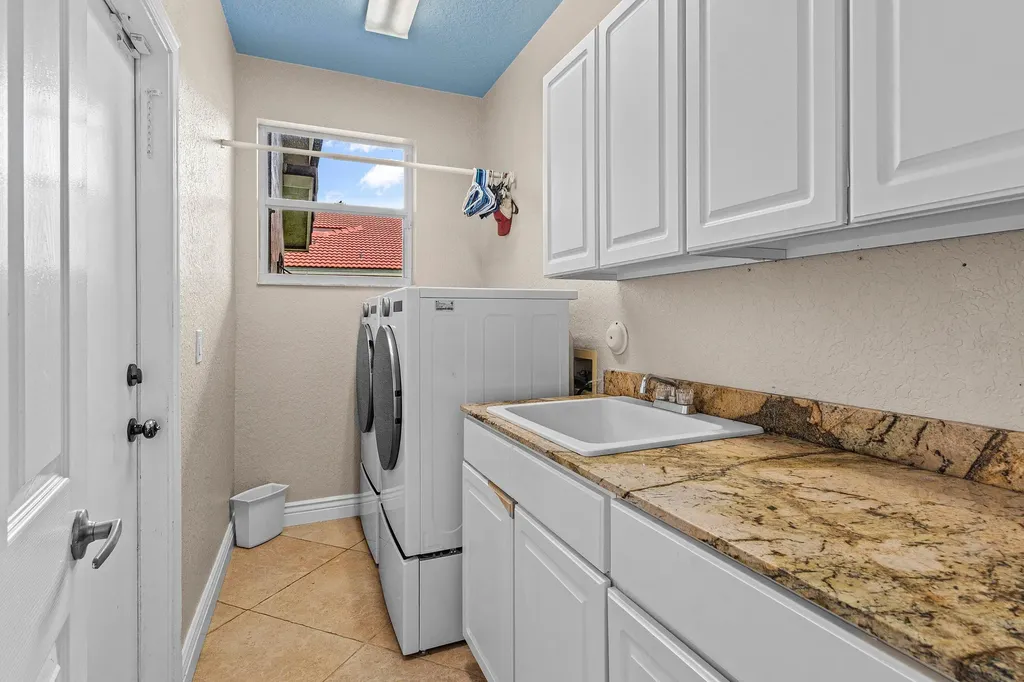 6867 NW 107th Terrace Parkland FL 33076