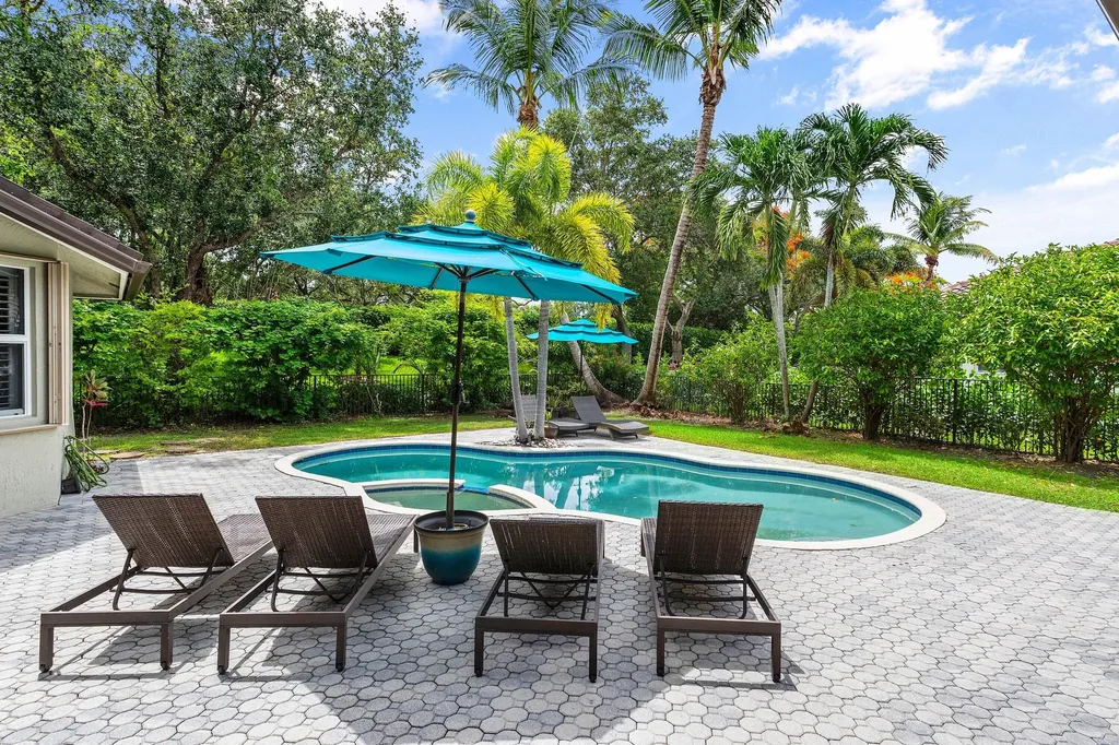 6867 NW 107th Terrace Parkland FL 33076