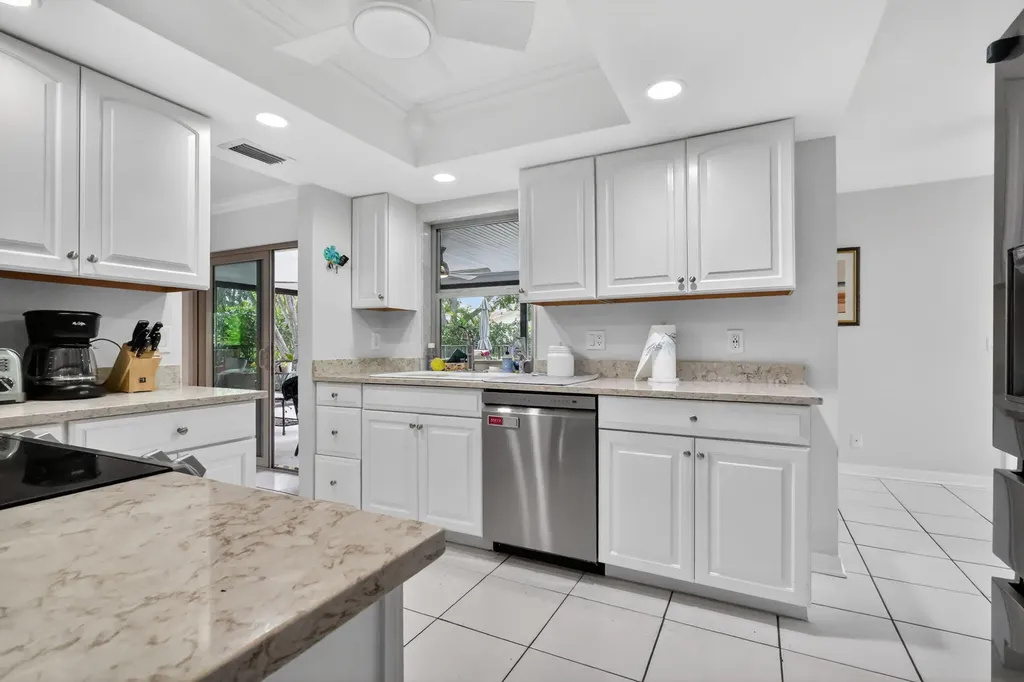 6372 Sleepy Willow Way Delray Beach FL 33484