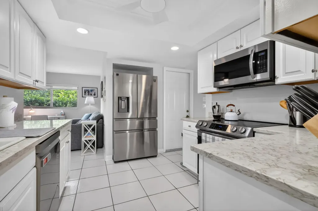 6372 Sleepy Willow Way Delray Beach FL 33484