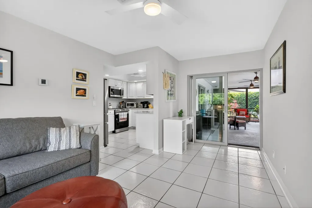 6372 Sleepy Willow Way Delray Beach FL 33484