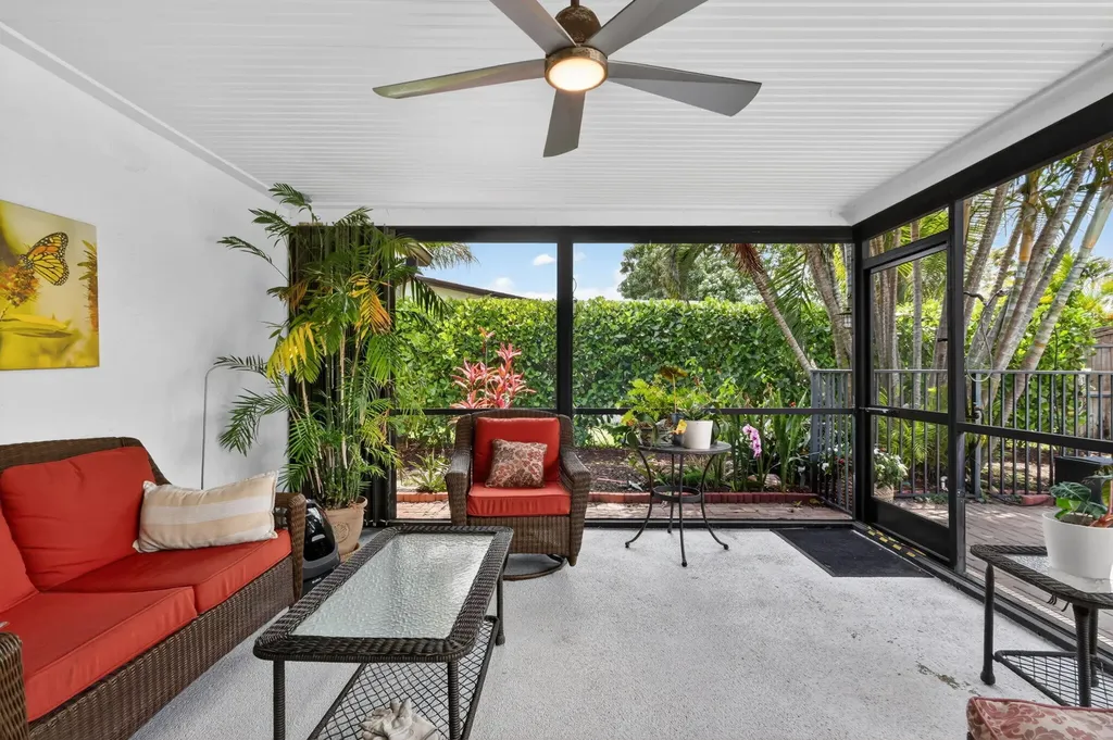 6372 Sleepy Willow Way Delray Beach FL 33484