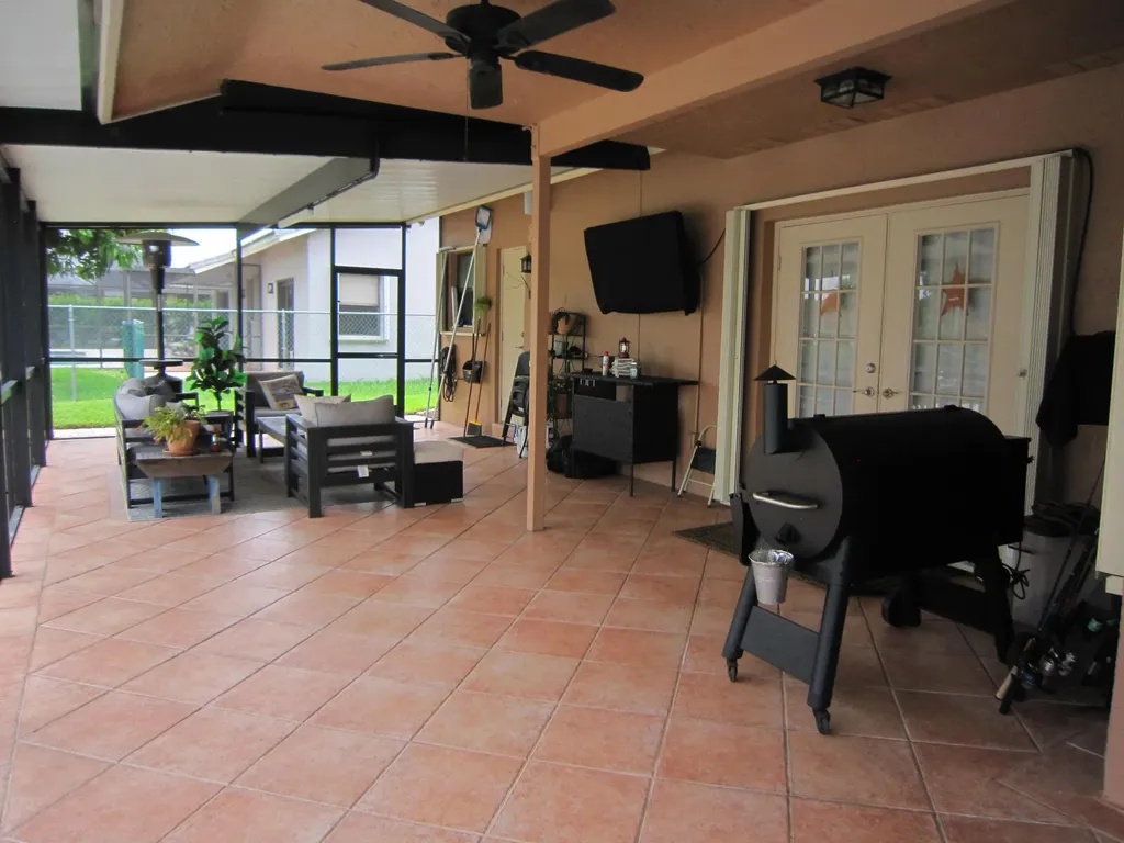 5531 Hawkes Bluff Avenue Davie FL 33331