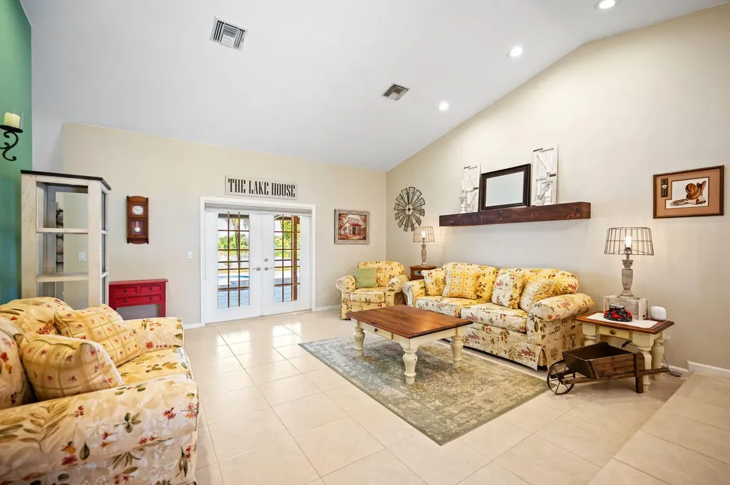 5531 Hawkes Bluff Avenue Davie FL 33331